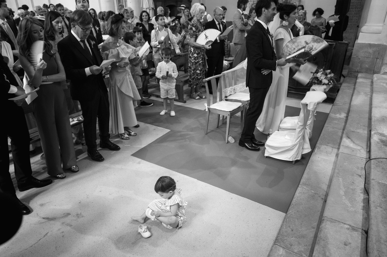 Cérémonie religieuse dans un petit village de la Vallée du lot